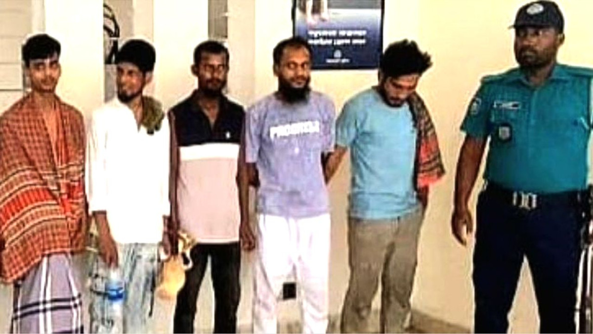 Accused snatched away by stone-pelting, 5 arrested in Tongi police operation