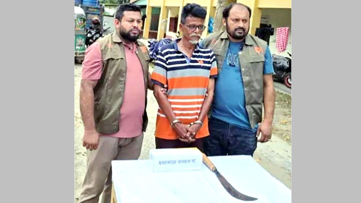 হত্যায় ব্যবহৃত অস্ত্রসহ গ্রেফতার মামলার প্রধান আসামি মো: মোস্তাক আহাম্মেদ