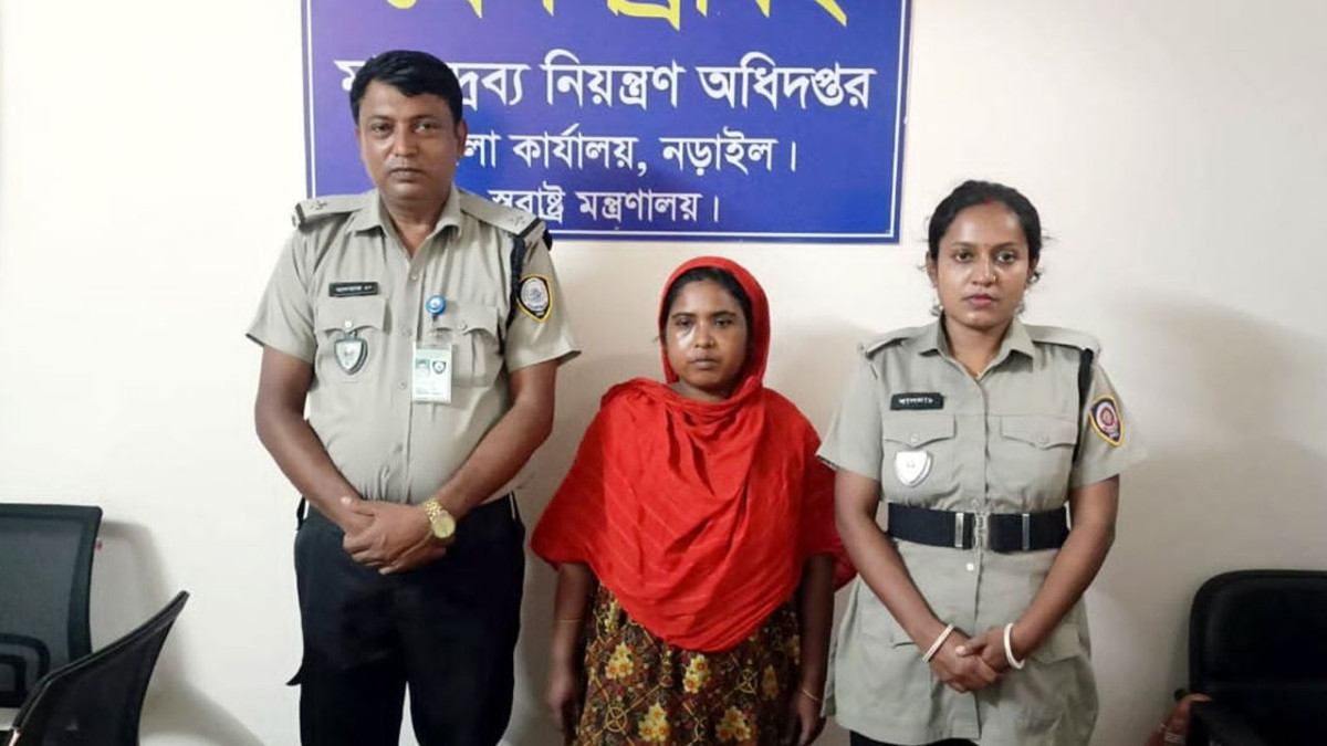 মাদককারবারি, নারী, গ্রেফতার, মাদকদ্রব্য নিয়ন্ত্রণ অধিদফতর, ইয়াবা