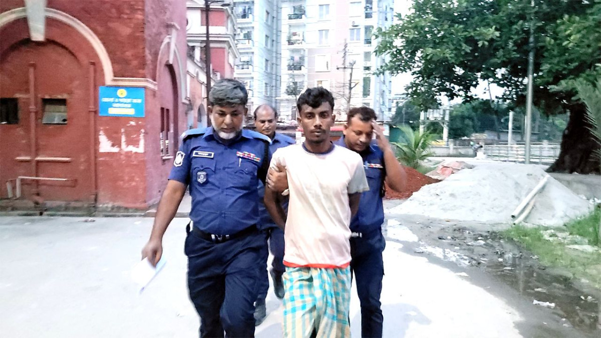 গ্রেফতার নারী নির্যাতন মামলার ওয়ারেন্টভুক্ত আসামি মো: রুবেল
