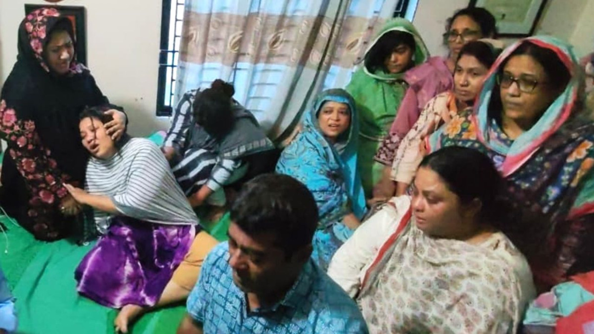 কুবিতে একমাত্র সন্তান অপ্রতিম হত্যার ঘটনায় শিক্ষিকা মায়ের হৃদয়বিদারক আহাজারি