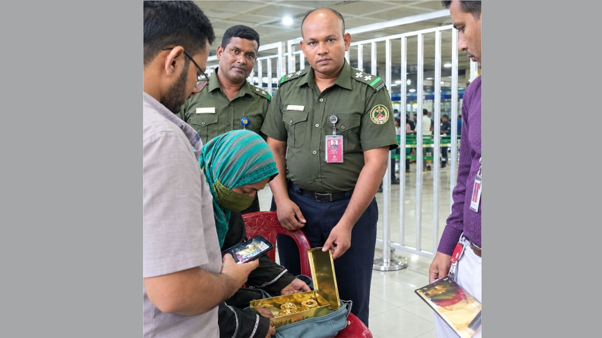 চীনা নাগরিকের কাছ থেকে ২.৫ কেজি স্বর্ণ উদ্ধার করা হয়েছে