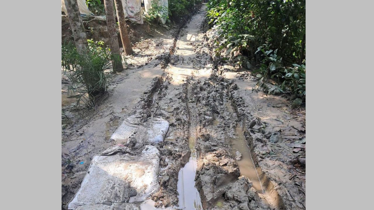 দুর্ভোগ ,কাঁচা রাস্তা