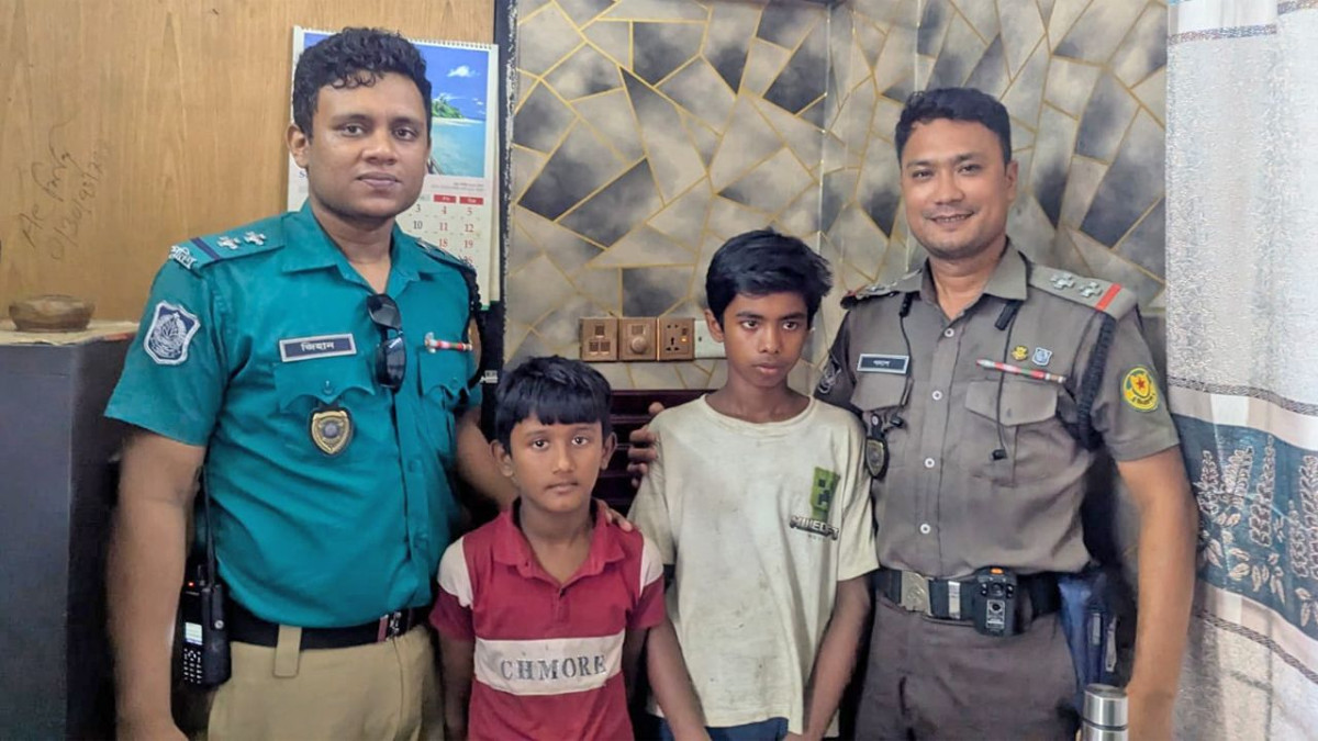 বগুড়া থেকে নিখোঁজ দুই শিশু, ঢাকায় দুই শিশু উদ্ধার, শিশু অপহরণের অভিযোগ, চোখ বেঁধে শিশু অপহরণ