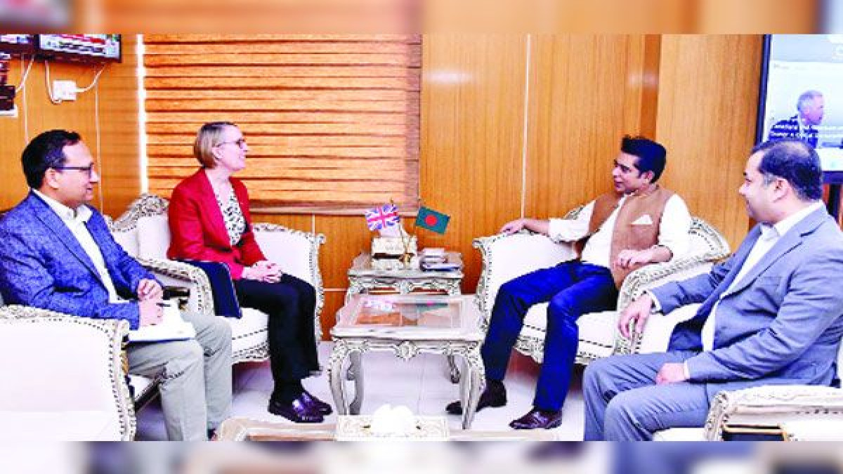 গণমাধ্যম নিয়ন্ত্রণের কোনো ইচ্ছা নেই সরকারের