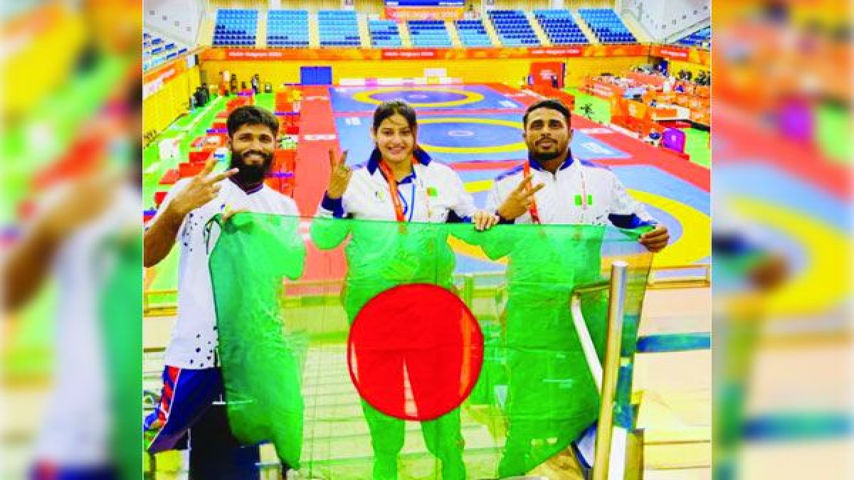 সমালোচনার জবাব কুস্তির ম্যাটে