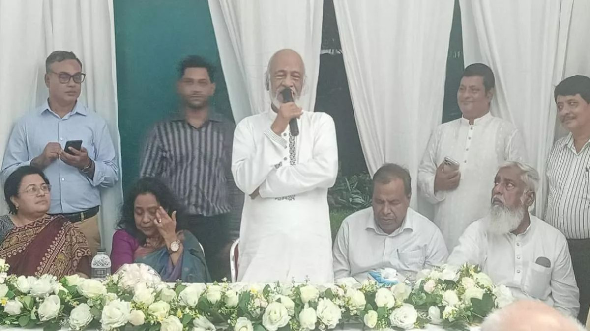 বক্তব্য দেন স্থানীয় সরকার, পল্লী উন্নয়ন ও সমবায়মন্ত্রী ড. আবদুল মঈন খান