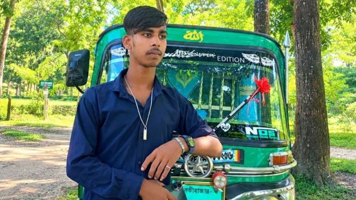 সড়ক দুর্ঘটনা, সিএনজিচালিত অটোরিকশা, নিহত, সংঘর্ষ, আটক, ট্রাক, ট্রাকচালক