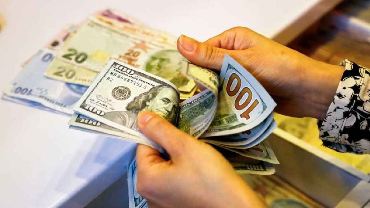 ৮ মাসে বিদেশ গেছেন সাড়ে ৪ লাখ জন, আয় কত?