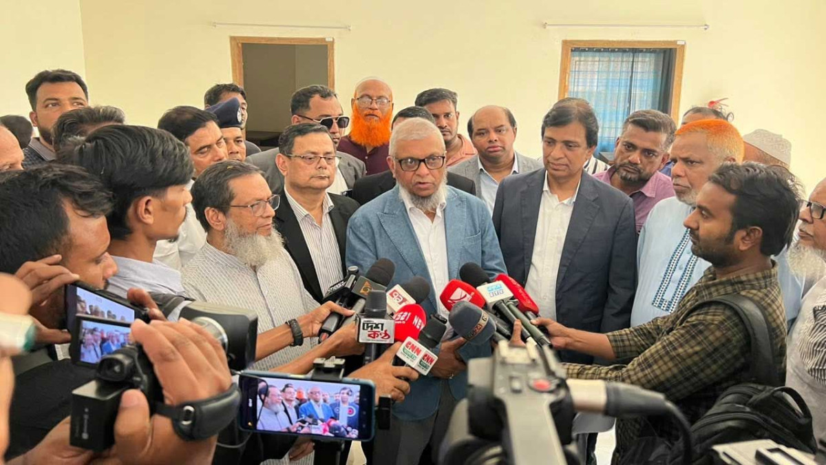শ্রম ও কর্মসংস্থান এবং প্রবাসী কল্যাণমন্ত্রী আরিফুল হক চৌধুরী