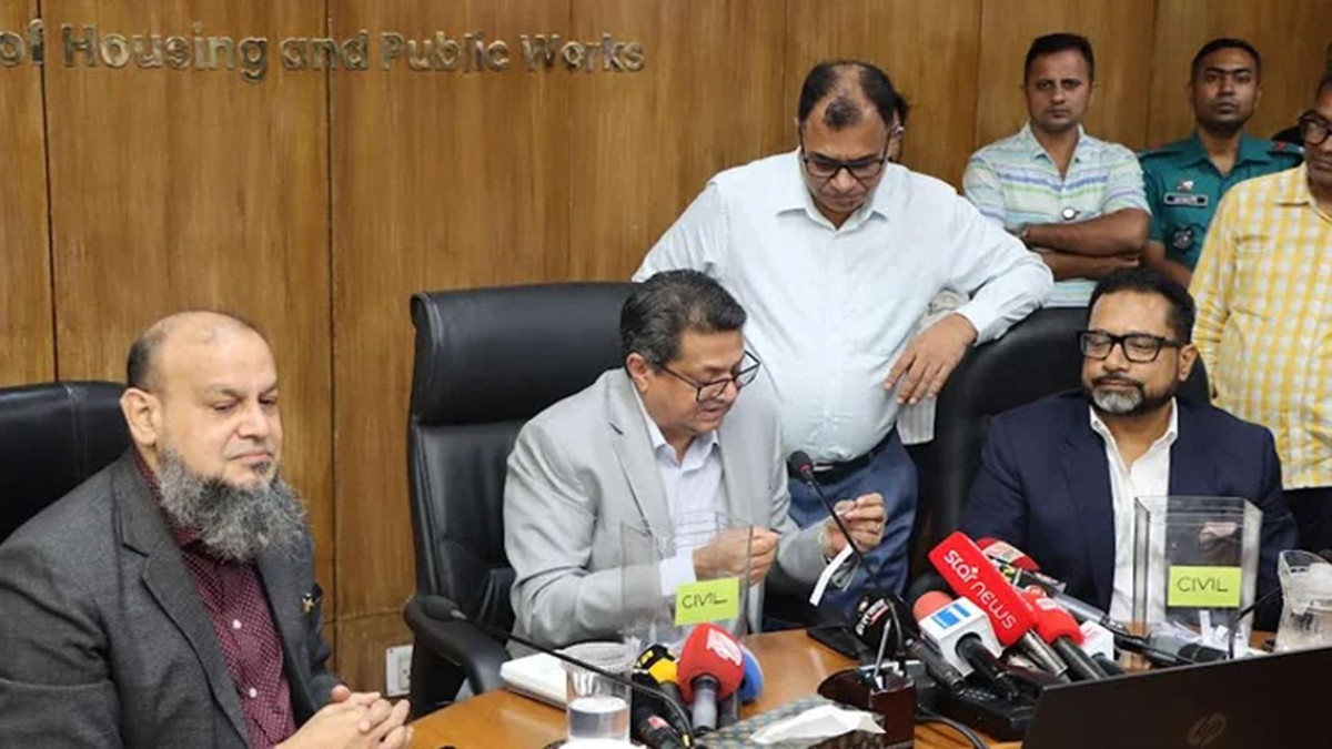 গৃহায়ন ও গণপূর্ত মন্ত্রী জাকারিয়া তাহের