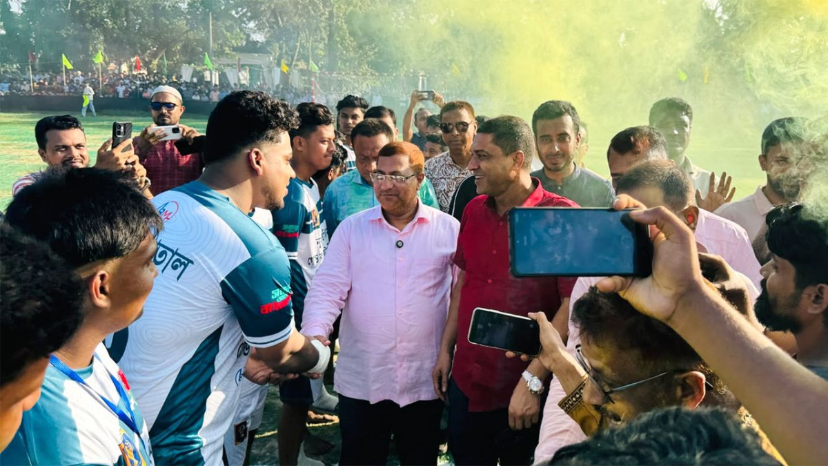 মিরসরাইয়ে নুরুল আমিন এমপি ফুটবল টুর্নামেন্ট উদ্বোধন