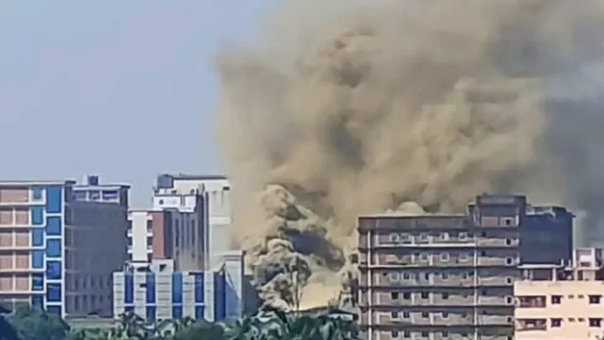 টঙ্গীতে ওষুধ কারখানায় ভয়াবহ আগুন