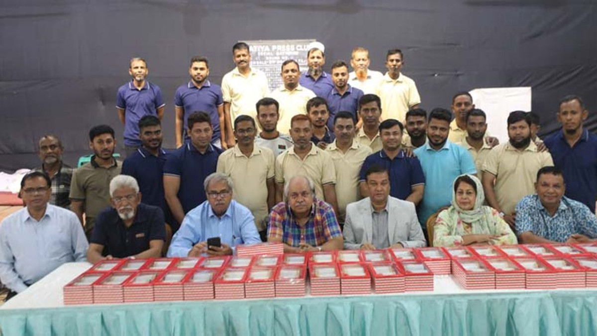 জাতীয় প্রেস ক্লাবের প্রতিষ্ঠাবার্ষিকীতে কর্মচারীদের ফুটবল টুর্নামেন্ট অনুষ্ঠিত