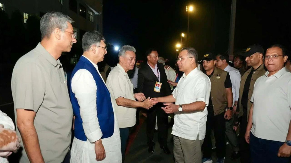 পূজামণ্ডপ পরিদর্শনে চট্টগ্রামে পৌঁছেছেন প্রধানমন্ত্রী