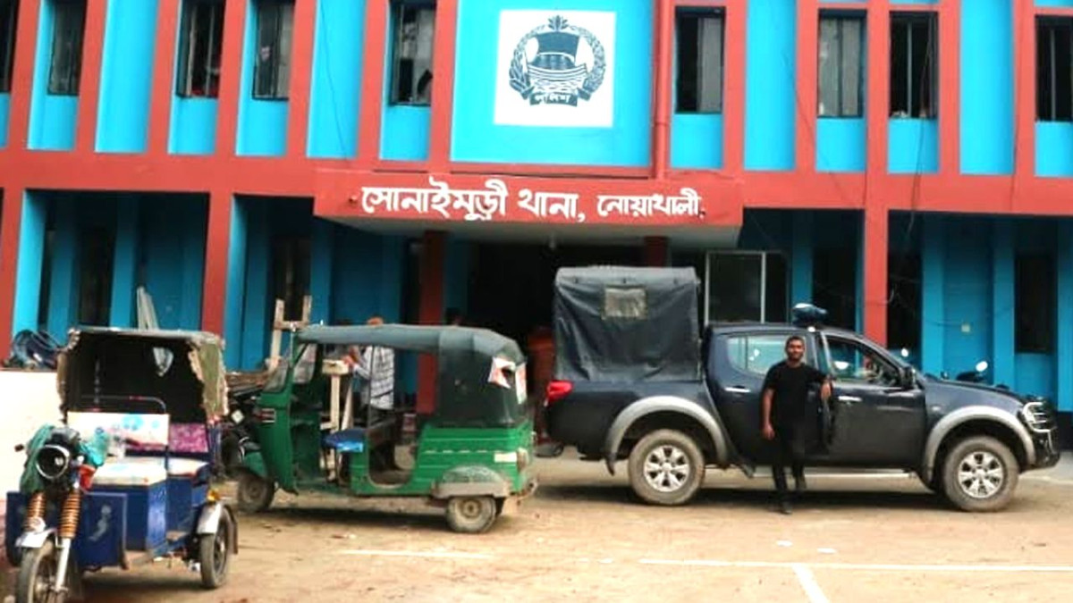 সোনাইমুড়ীতে চায়ের দোকানে বসা চেয়ারম্যান প্রার্থীকে দুর্বৃত্তদের গুলি