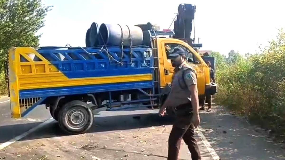 গোপালগঞ্জে পিকআপ চাপায় বাবা ও মেয়ে নিহত