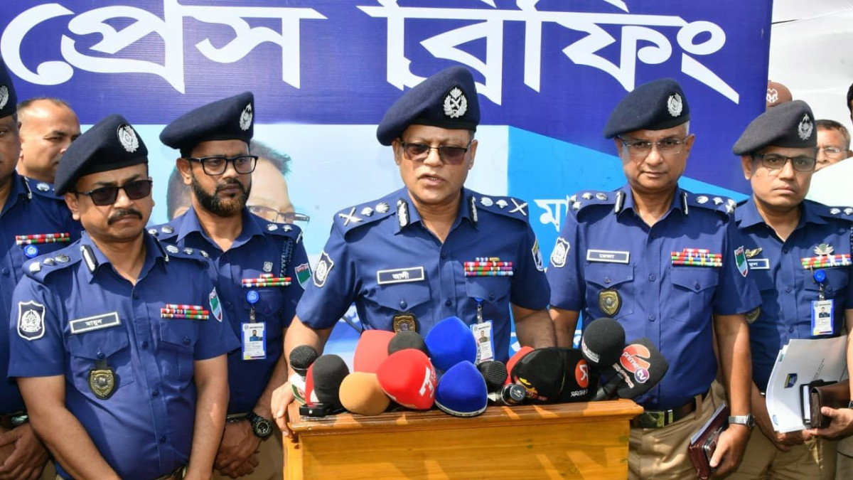 মবের সাথে উসকানি না দিয়ে পুলিশকে সহযোগিতা করুন