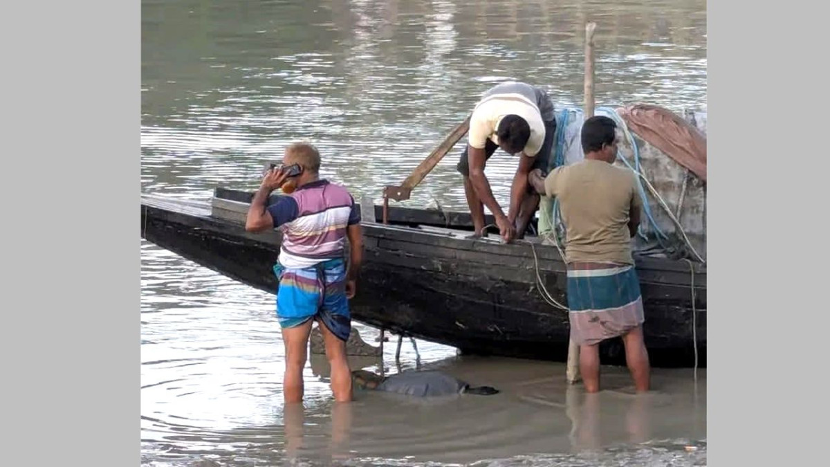 জেলেদের মাছ ধরার জালে আটকে থাকা অবস্থায় নিখোঁজ মেহেদীর লাশ উদ্ধার