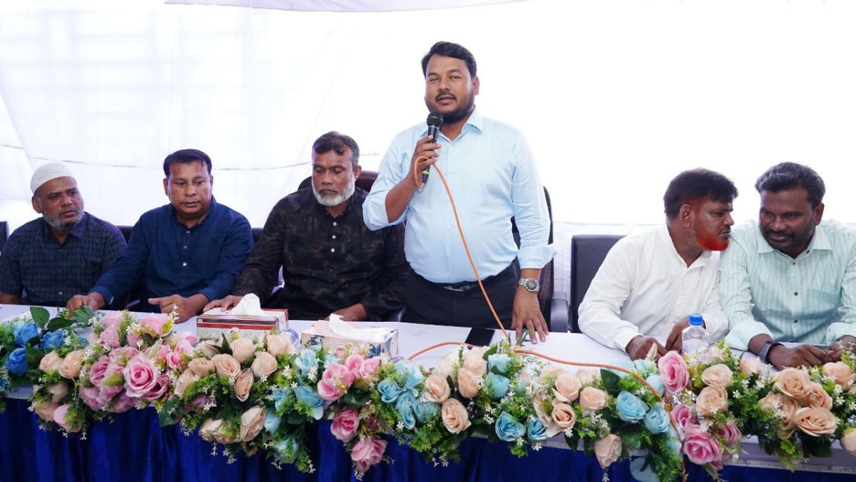 রাজশাহীতে ফুটপাতের ব্যবসায়ীদের সাথে রাসিক প্রশাসকের মতবিনিময়