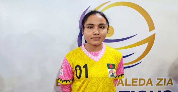 টুর্নামেন্ট খেলার সুযোগ নেই, তাই ভারতের সাথে এত পার্থক্য : সুমাইয়া